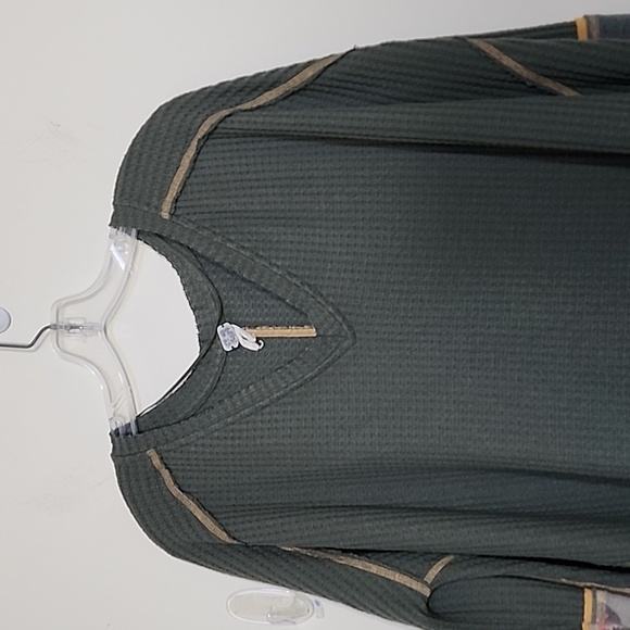 We the Free Waffle Knit Oversize Loving Leopard Cuffs Green Blouse Size XS - Picture 2 of 10